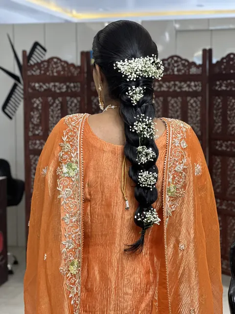 Look by Samriz Hair and Beauty Salon