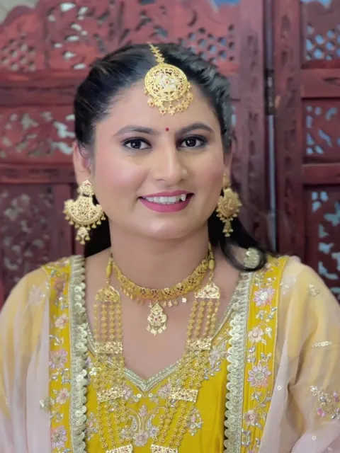 Look by Samriz Hair and Beauty Salon